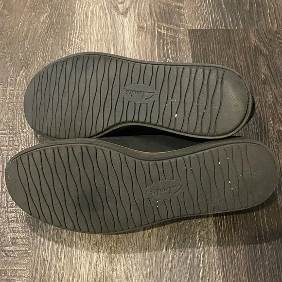 Clarks Artisan Black Shoes - Picture 3 of 5